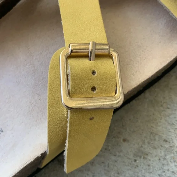 Cliffs by White Mountain Gionna Yellow Sandals - Picture 4 of 11